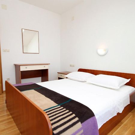 Apartments With A Parking Space Jelsa, Hvar - 8765 젤사 객실 사진